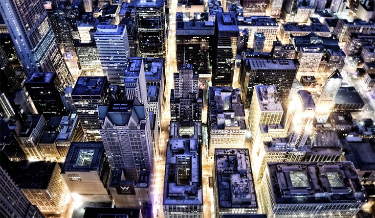 miasto nocą - obraz stockowy